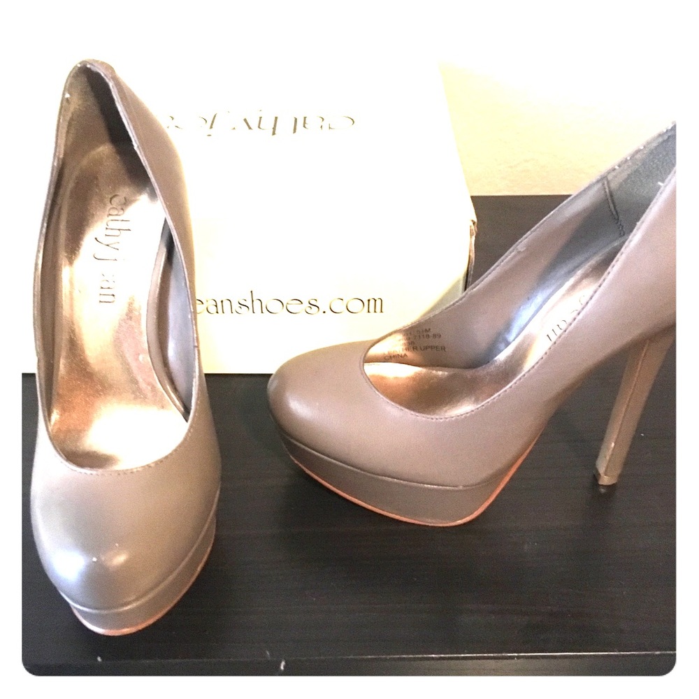 Cathy Jean Grey Pumps